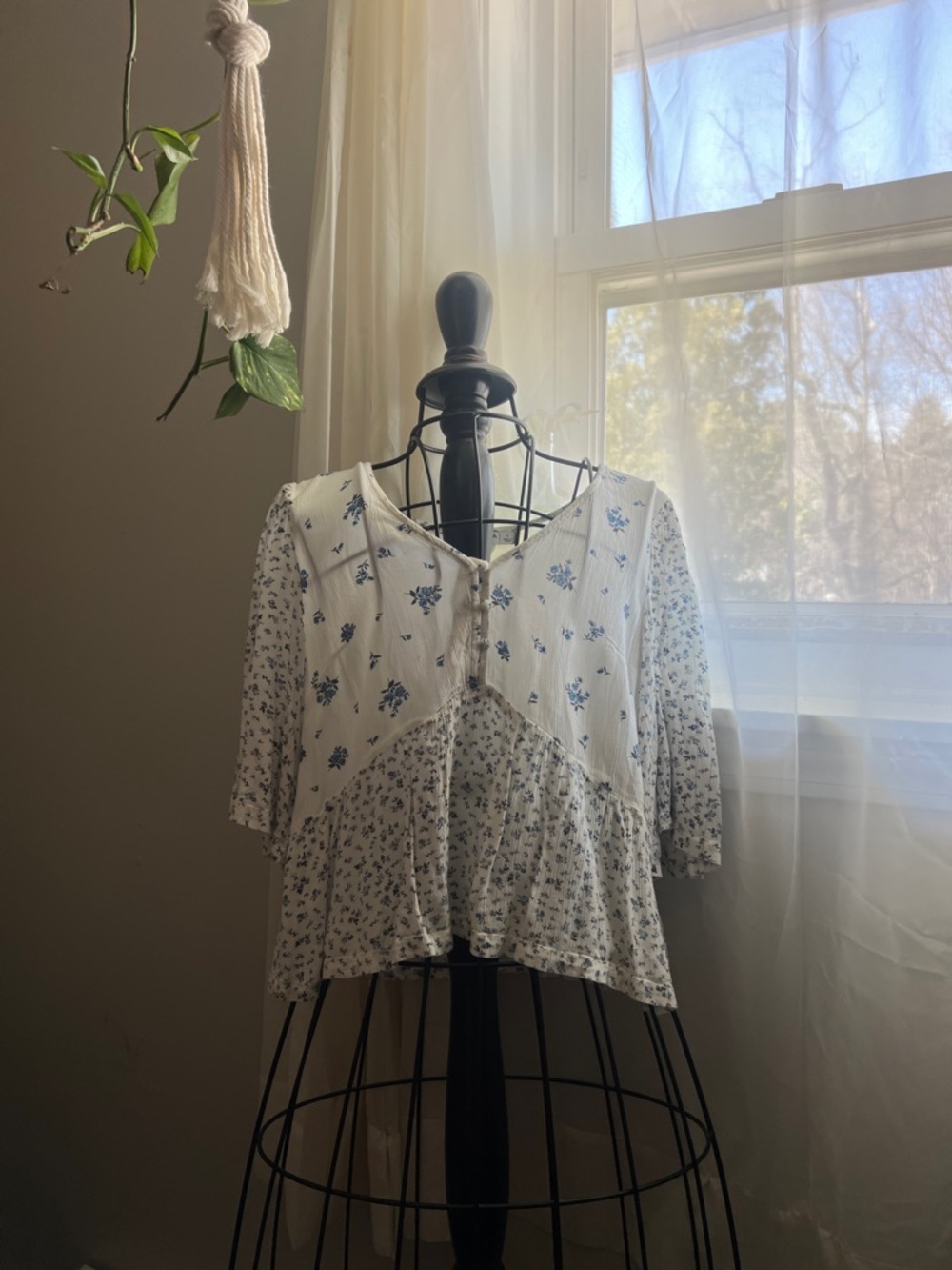 Arizona Jean Company White Blouse with Blue Floral Print